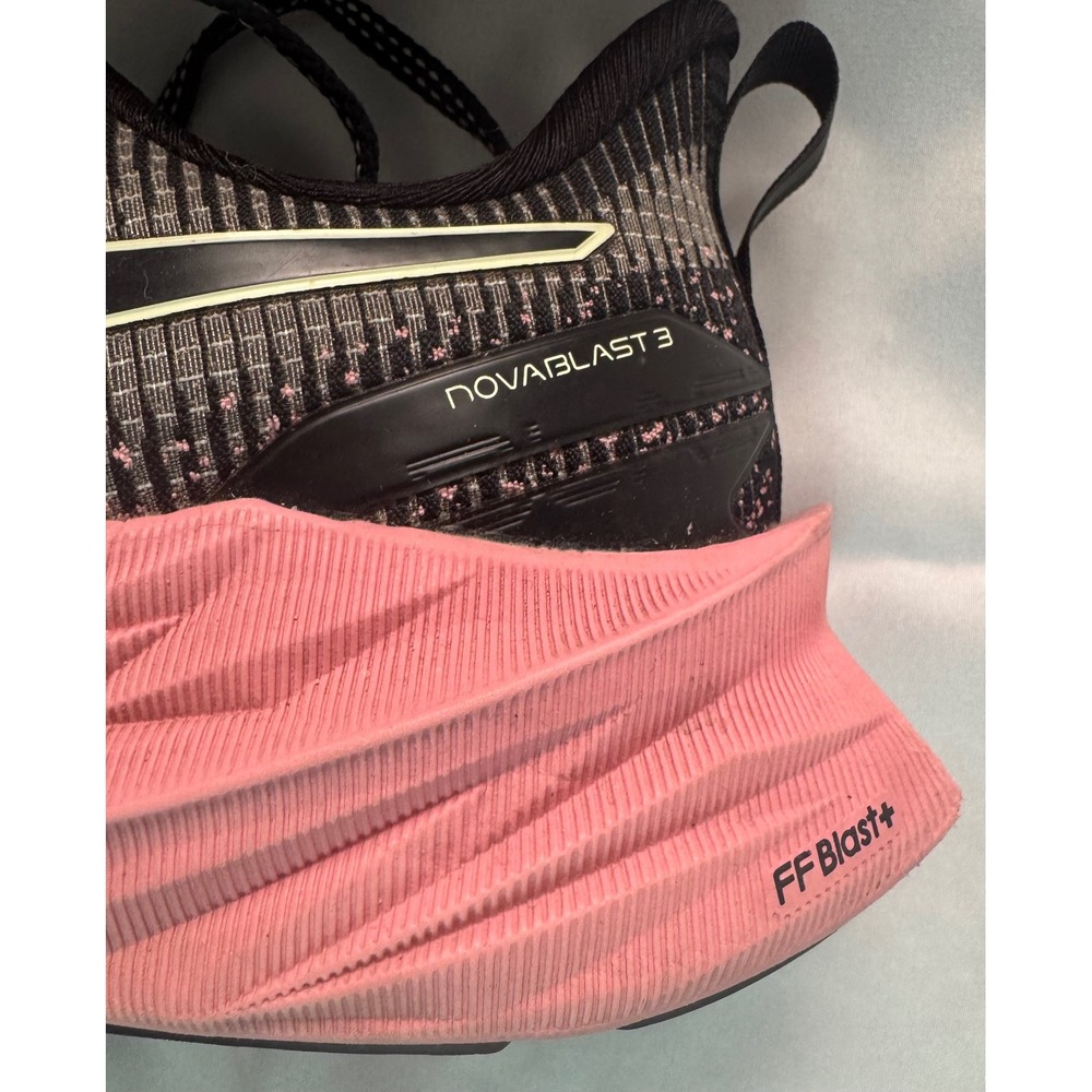 ASICS Novablast 3 Black Pink Glo Running Shoes Womens 9.5 1012B410 FF Blast+ - Picture 4 of 13